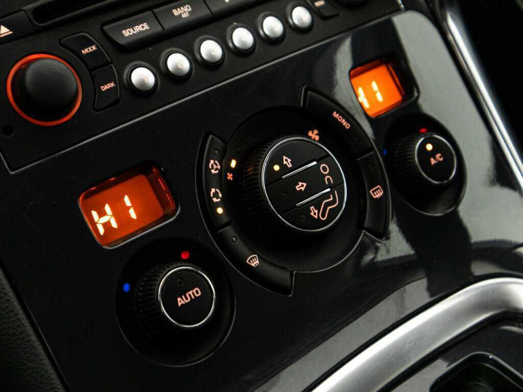 Peugeot 3008 с пробегом — 2012 год. Фото: #14