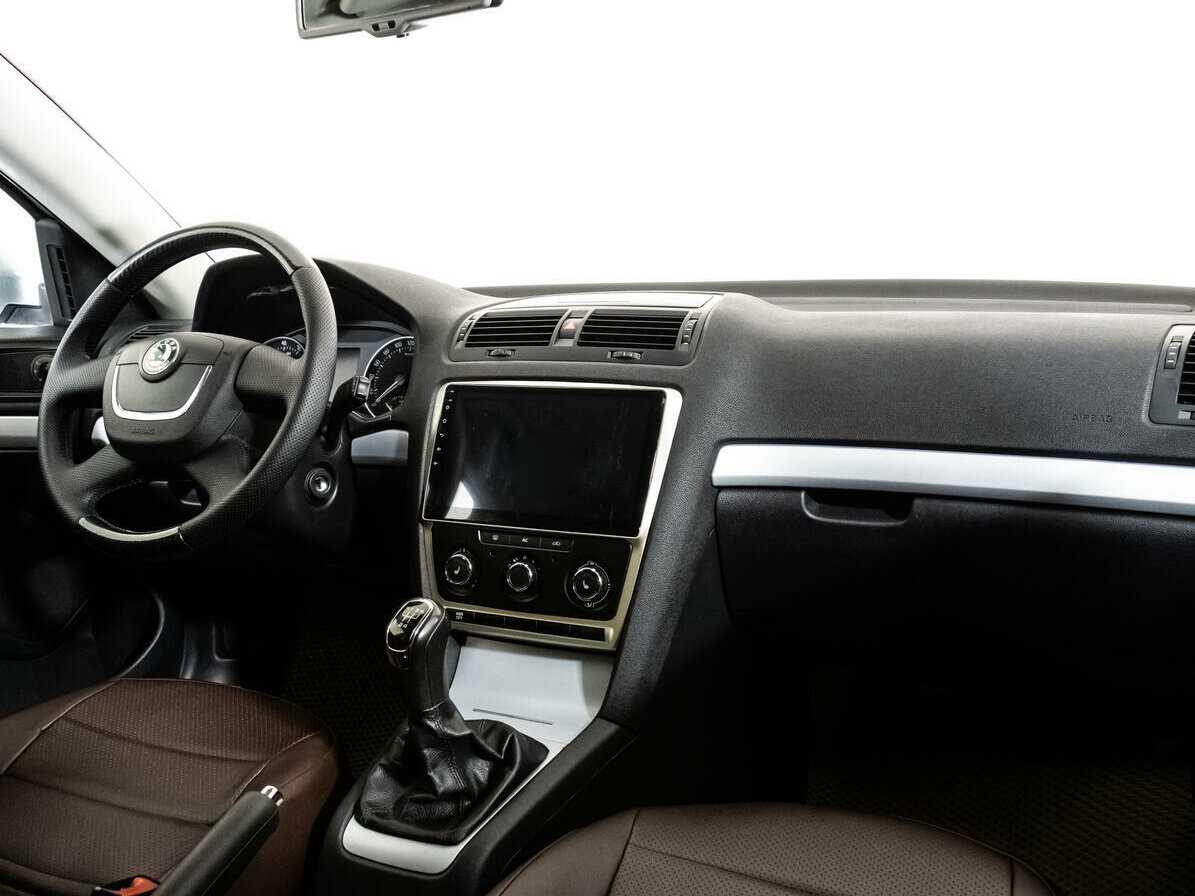 Skoda Octavia с пробегом — 2010 год. Фото: #6