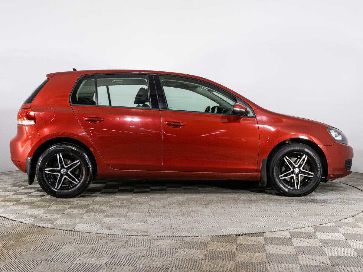 Volkswagen Golf с пробегом — 2011 год. Фото: #3