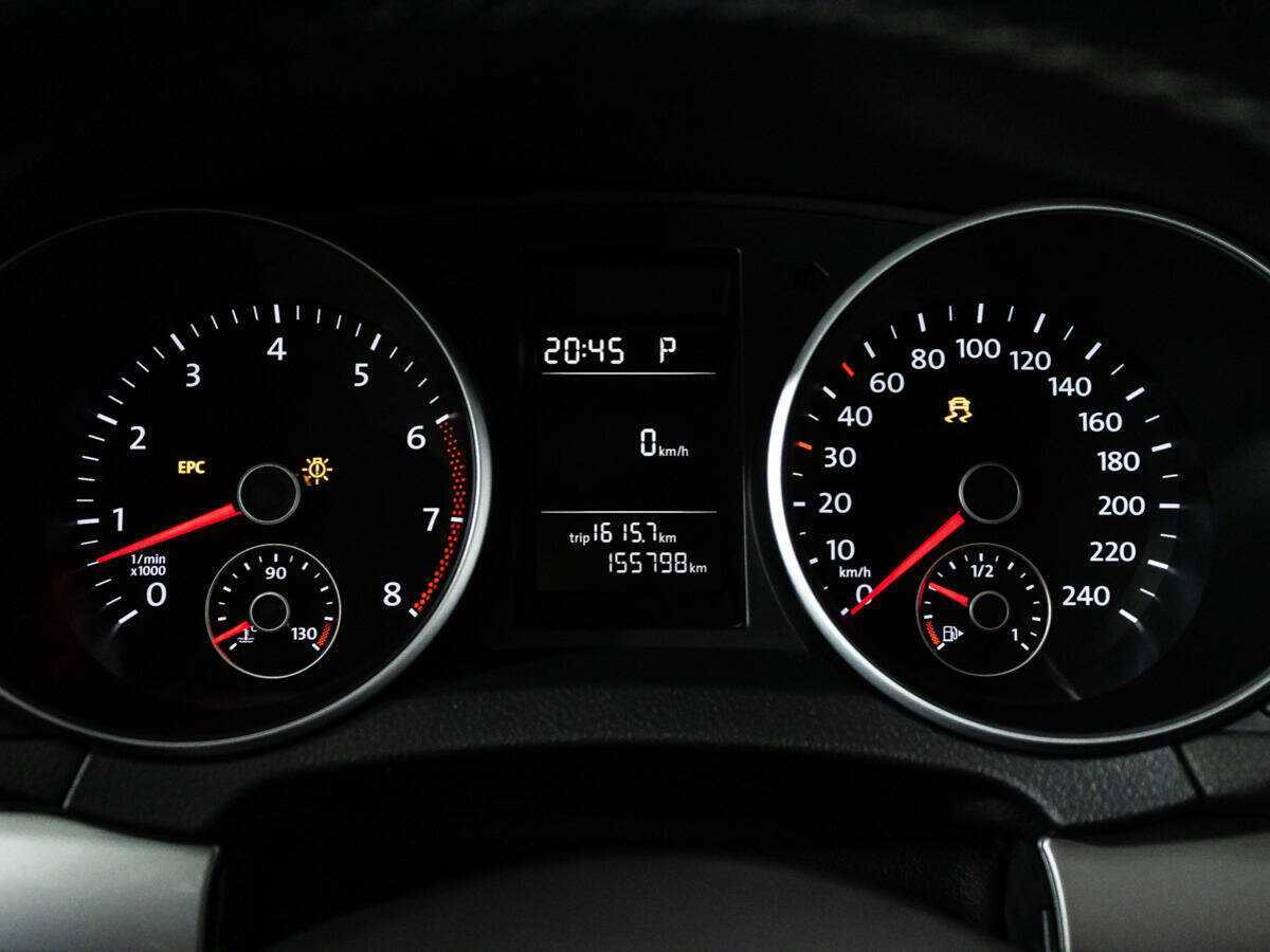 Volkswagen Golf с пробегом — 2011 год. Фото: #10