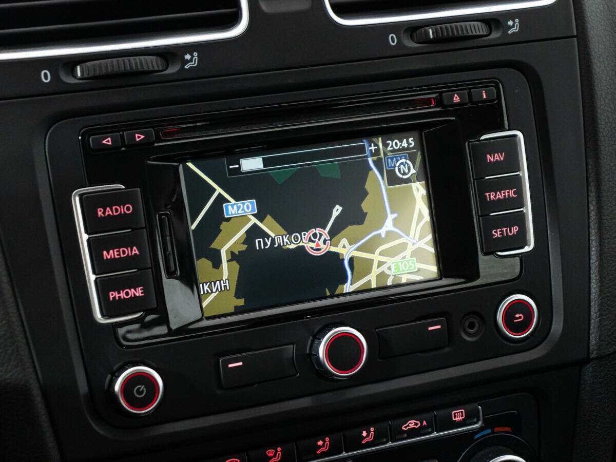 Volkswagen Golf с пробегом — 2011 год. Фото: #13