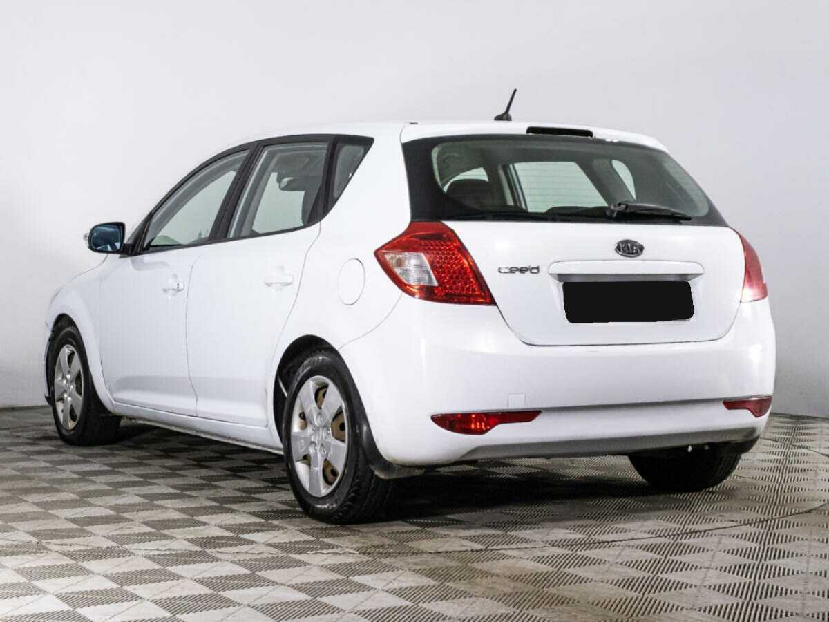 Kia Ceed с пробегом — 2011 год. Фото: #6