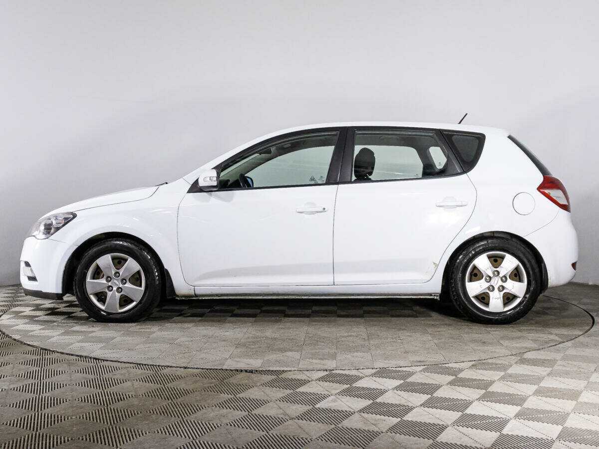Kia Ceed с пробегом — 2011 год. Фото: #7
