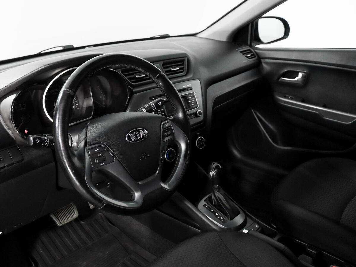 Kia Rio с пробегом — 2015 год. Фото: #6