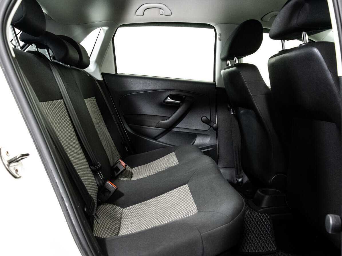 Volkswagen Polo с пробегом — 2010 год. Фото: #12