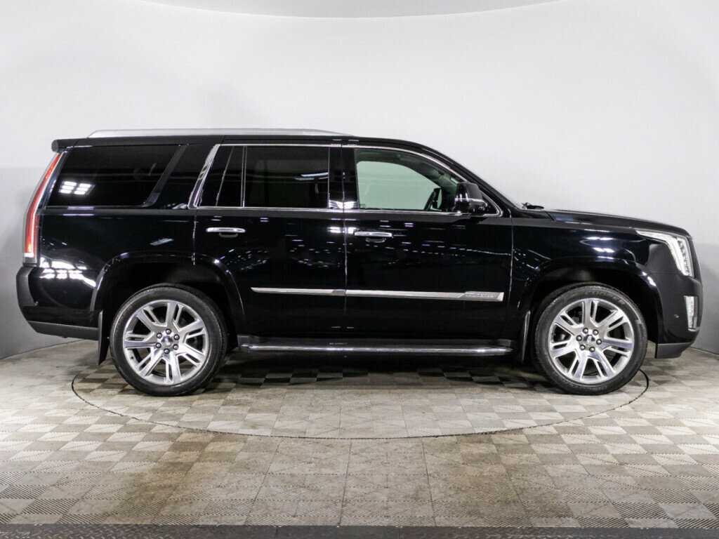 Cadillac Escalade с пробегом — 2018 год. Фото: #3