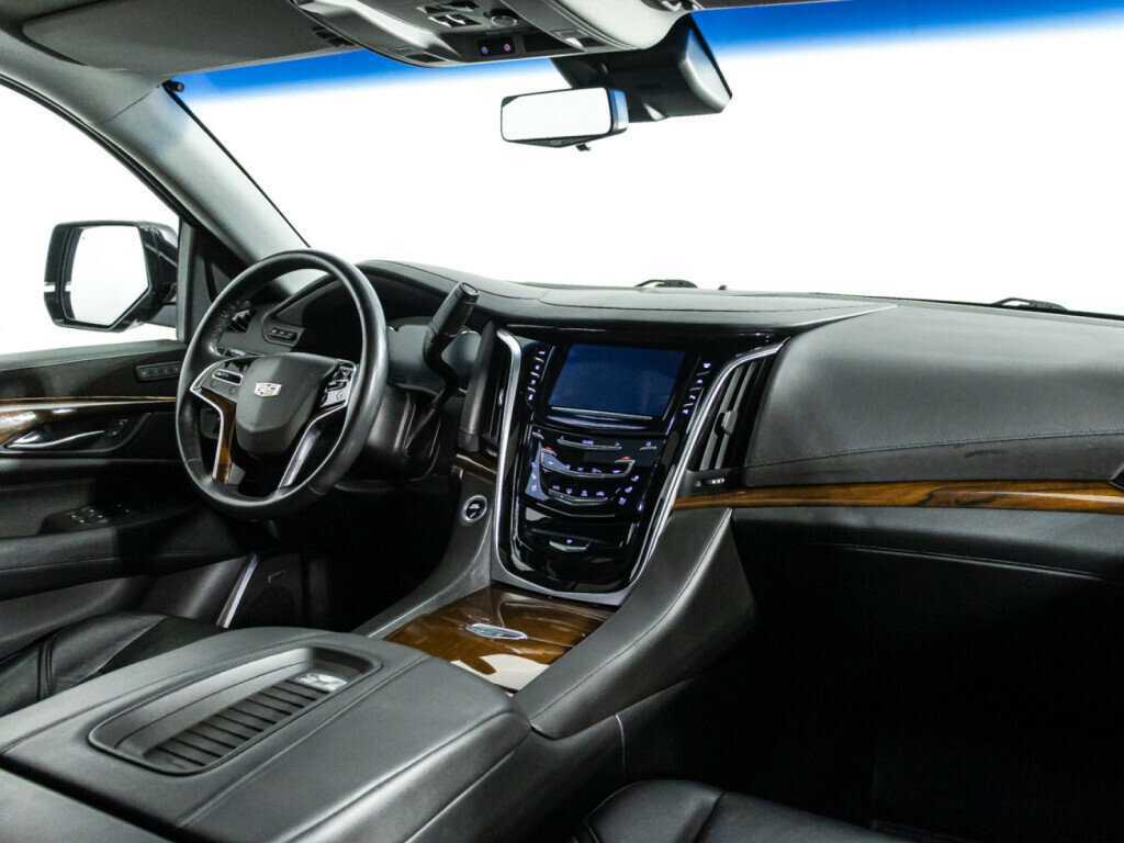 Cadillac Escalade с пробегом — 2018 год. Фото: #8