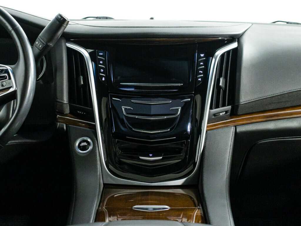 Cadillac Escalade с пробегом — 2018 год. Фото: #13