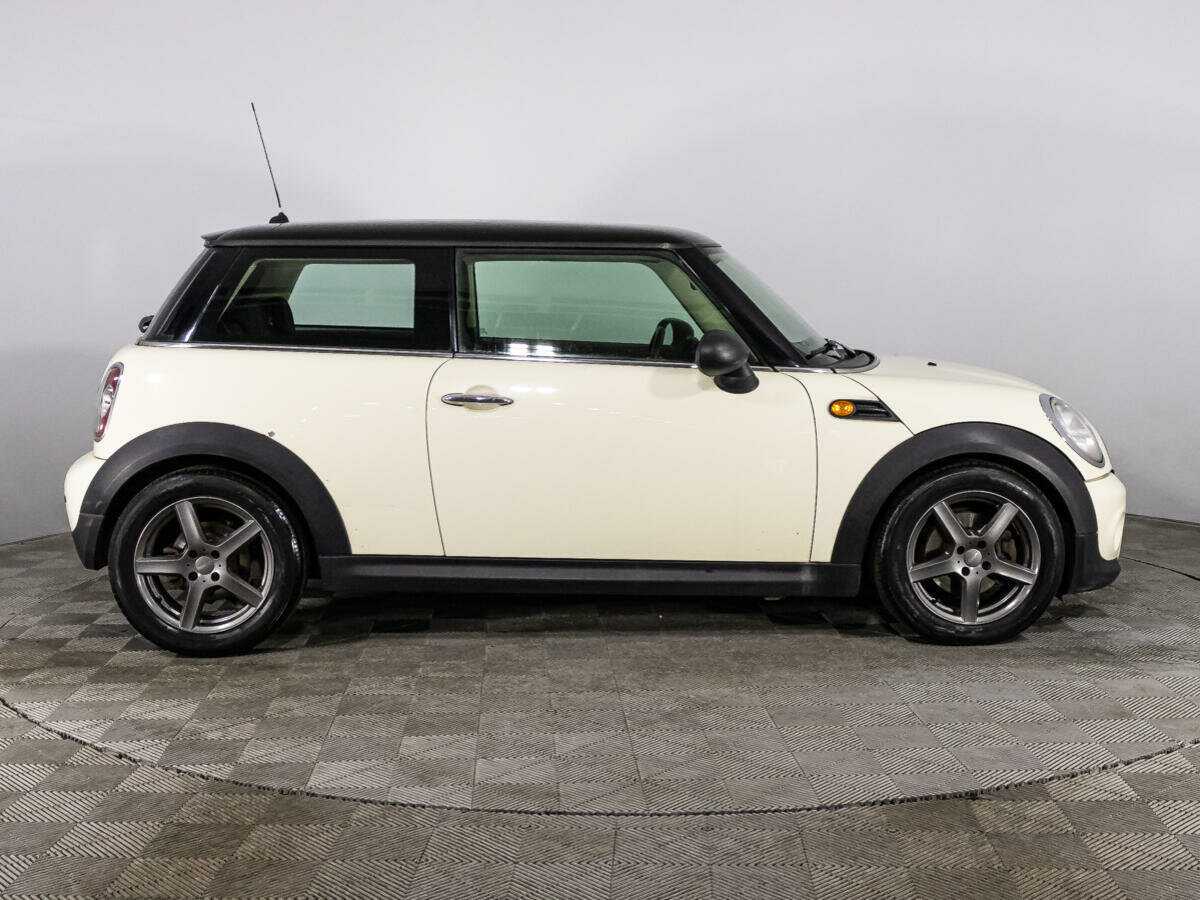 Mini Hatch с пробегом — 2011 год. Фото: #3