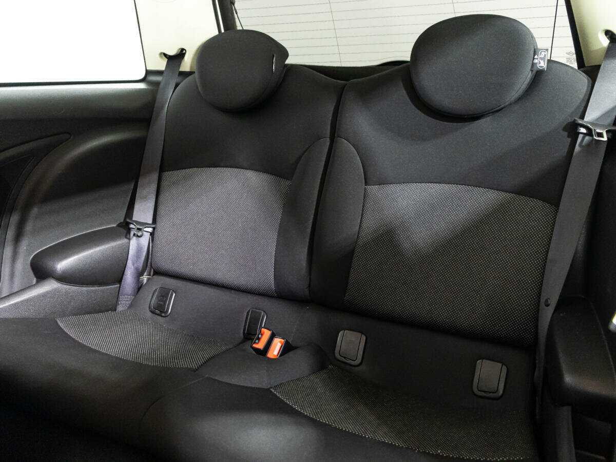 Mini Hatch с пробегом — 2011 год. Фото: #9