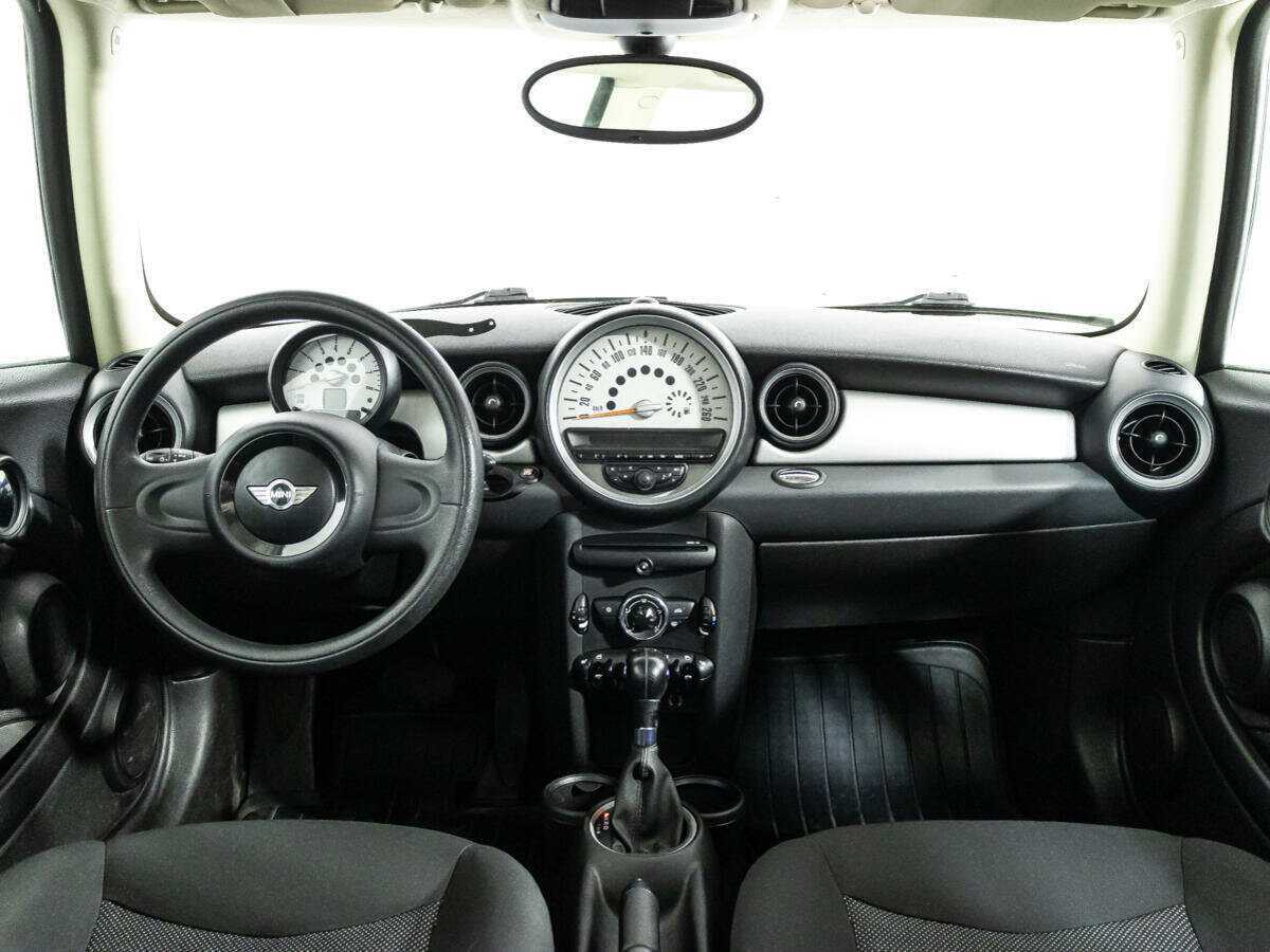 Mini Hatch с пробегом — 2011 год. Фото: #12