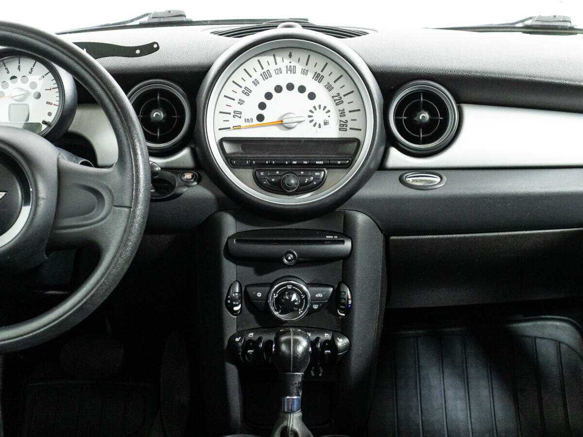 Mini Hatch с пробегом — 2011 год. Фото: #13