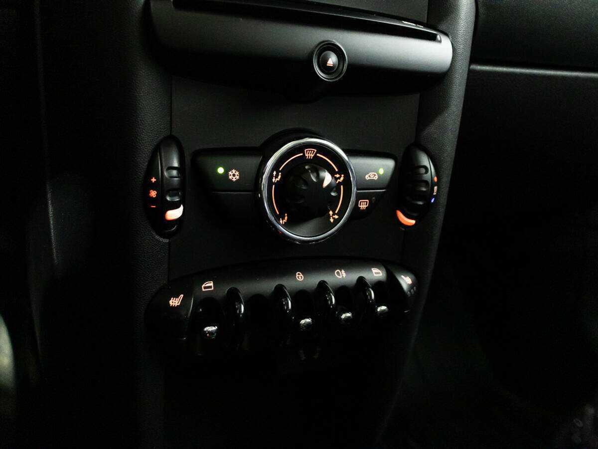 Mini Hatch с пробегом — 2011 год. Фото: #15