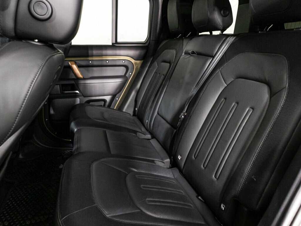 Land Rover Defender с пробегом — 2021 год. Фото: #6