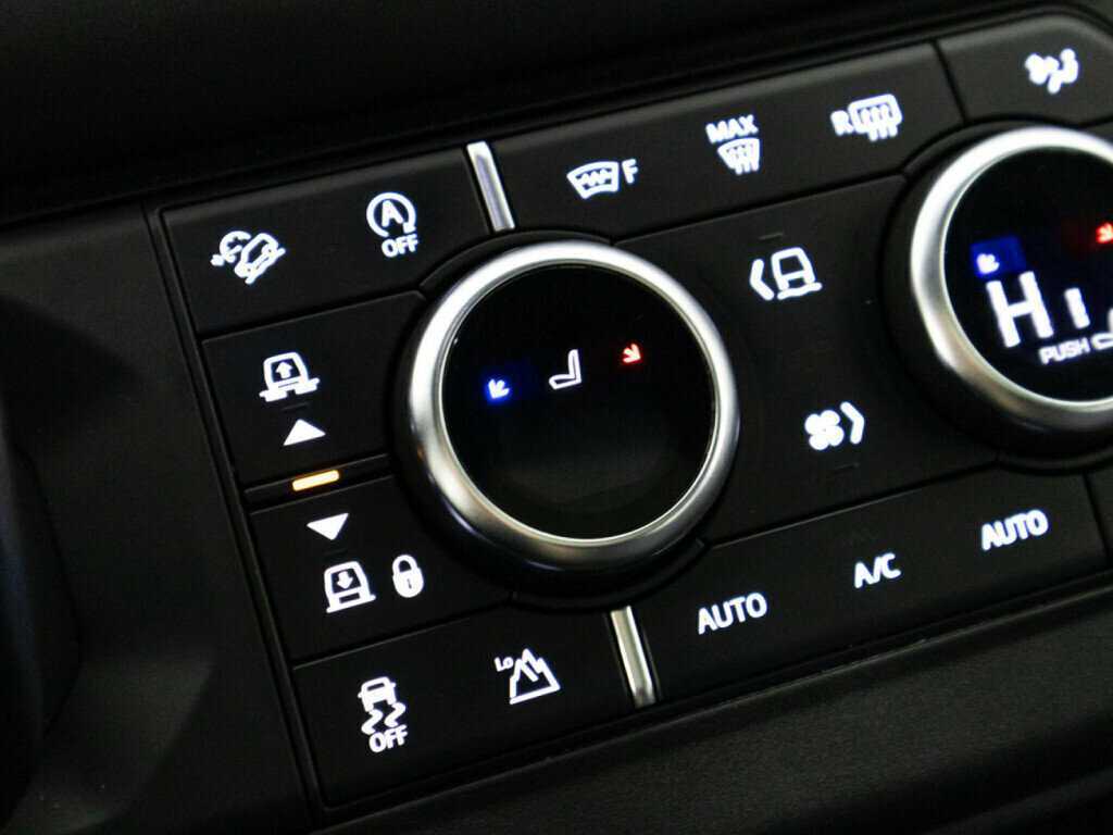 Land Rover Defender с пробегом — 2021 год. Фото: #14