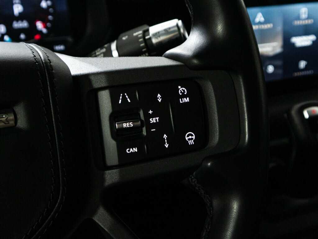 Land Rover Defender с пробегом — 2021 год. Фото: #15