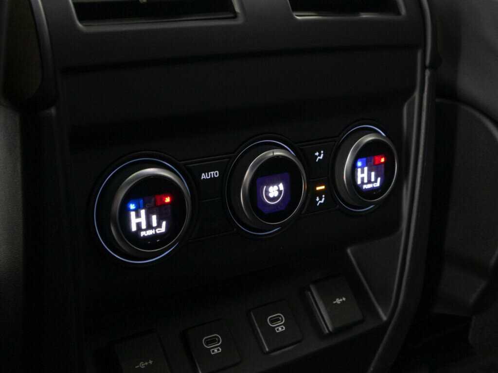 Land Rover Defender с пробегом — 2021 год. Фото: #16