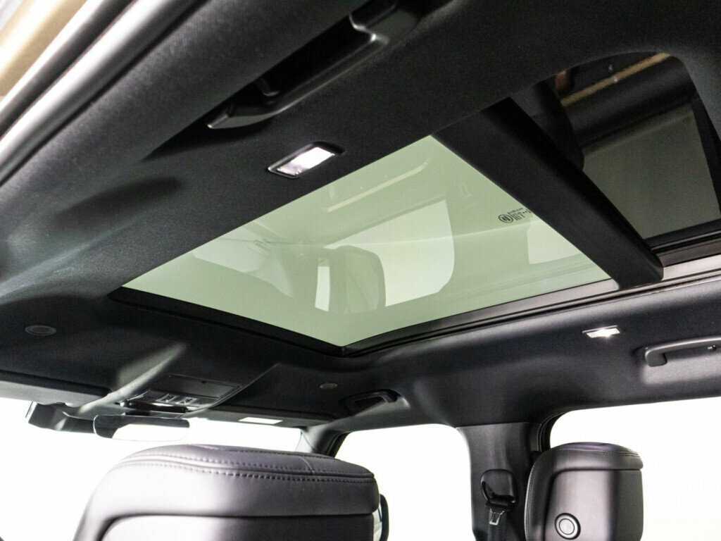 Land Rover Defender с пробегом — 2021 год. Фото: #19