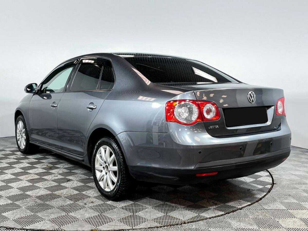 Volkswagen Jetta с пробегом — 2009 год. Фото: #6