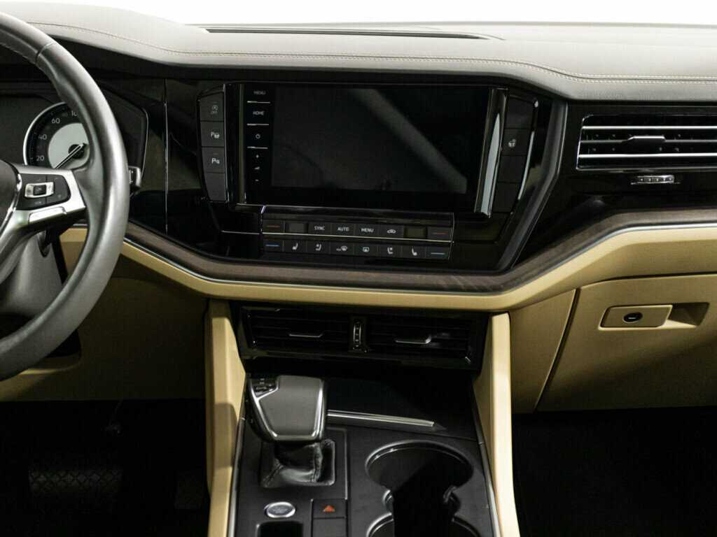 Volkswagen Touareg с пробегом — 2020 год. Фото: #13