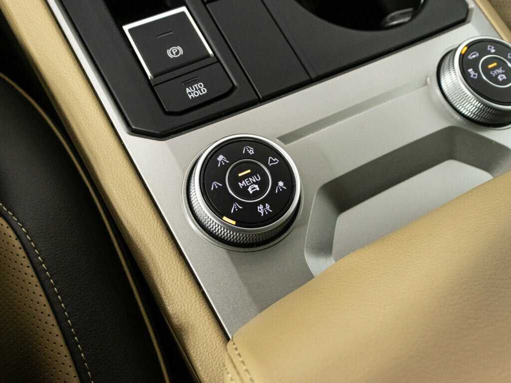 Volkswagen Touareg с пробегом — 2020 год. Фото: #19