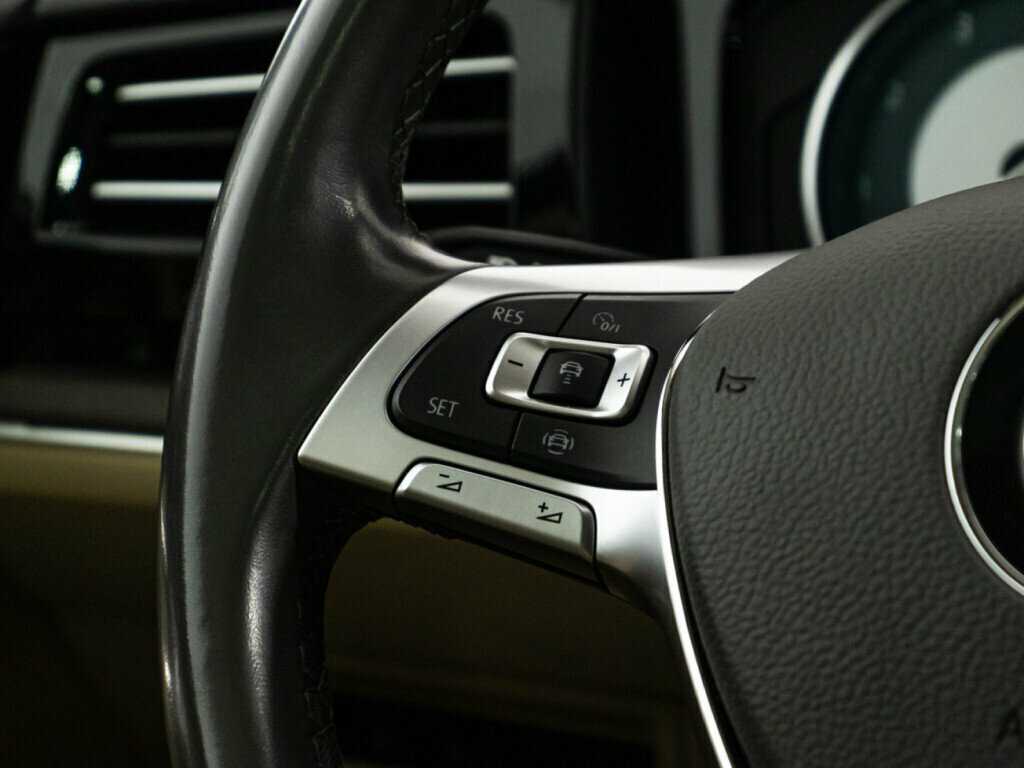 Volkswagen Touareg с пробегом — 2020 год. Фото: #26