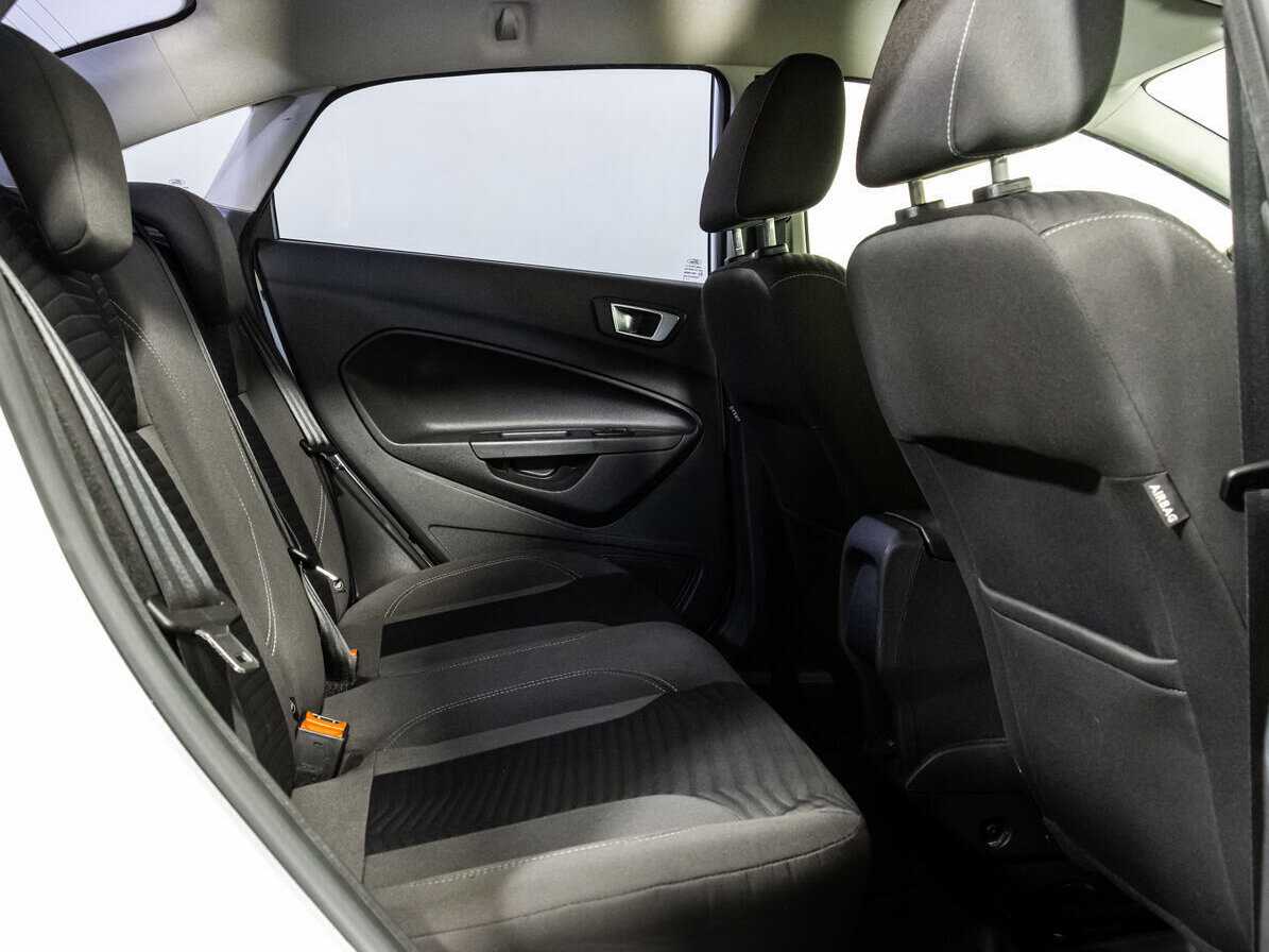 Ford Fiesta с пробегом — 2017 год. Фото: #10