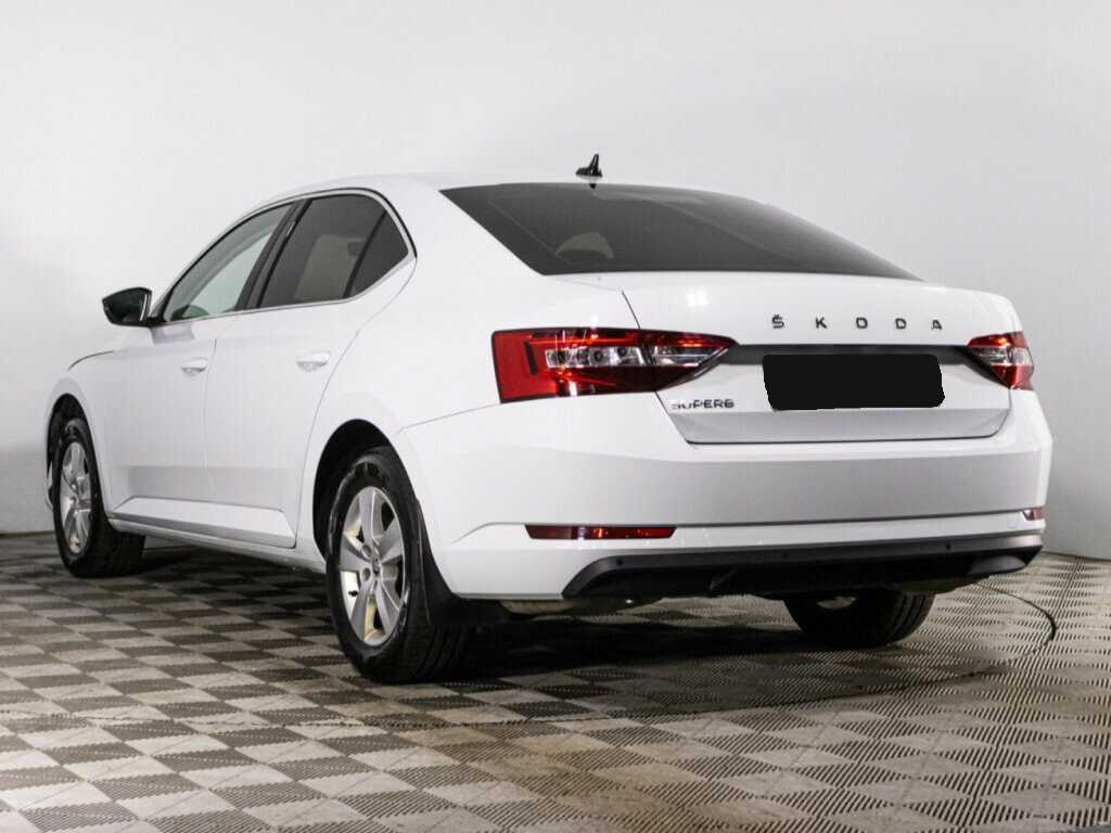 Skoda Superb с пробегом — 2021 год. Фото: #6
