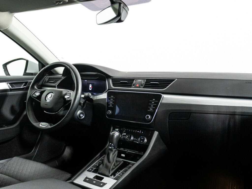 Skoda Superb с пробегом — 2021 год. Фото: #8