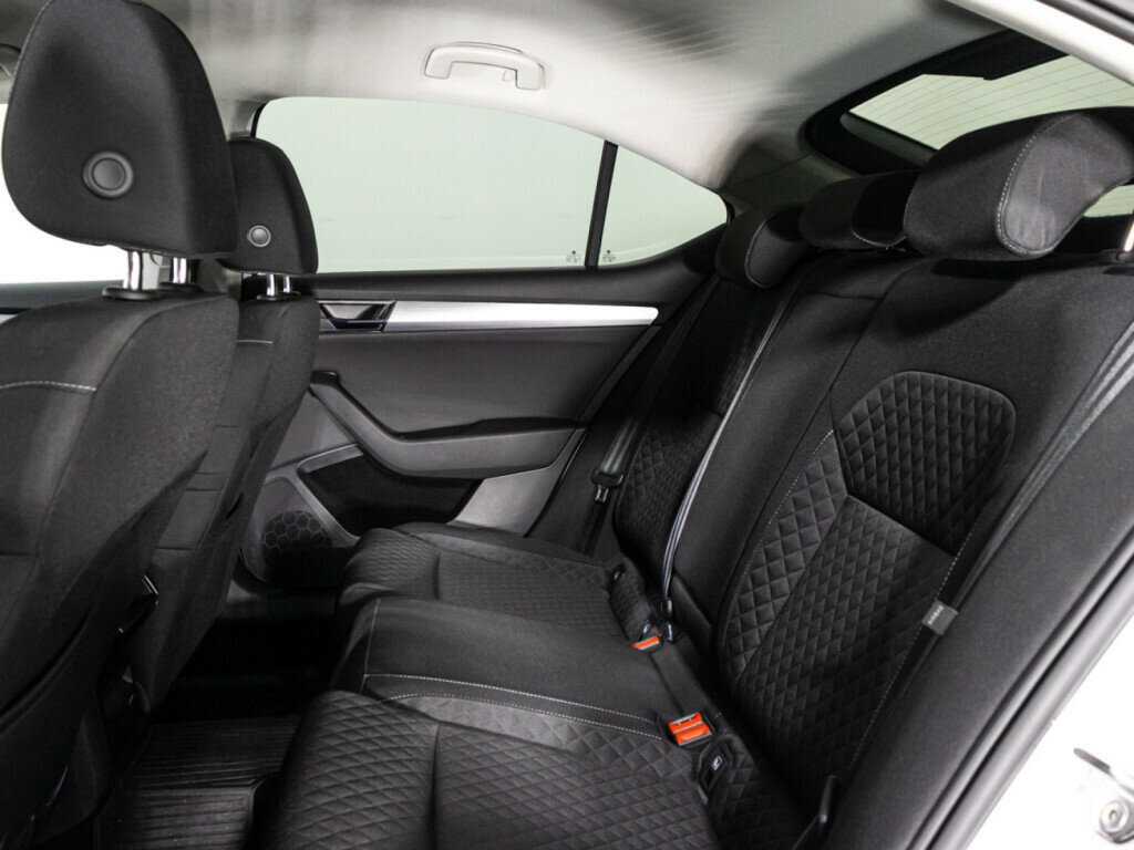 Skoda Superb с пробегом — 2021 год. Фото: #9