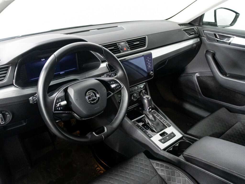 Skoda Superb с пробегом — 2021 год. Фото: #10