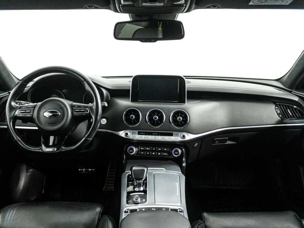 Kia Stinger с пробегом — 2018 год. Фото: #12