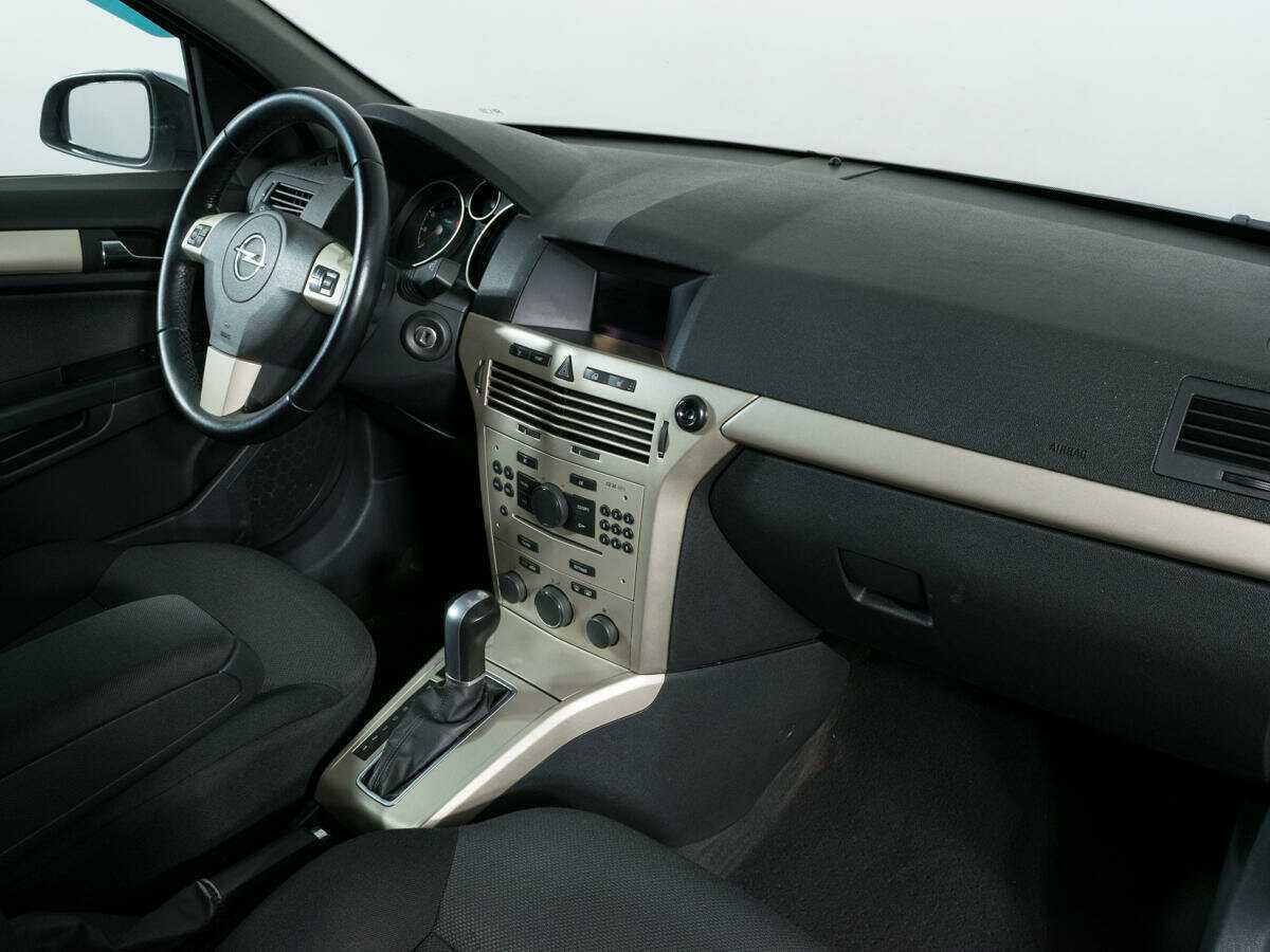 Opel Astra с пробегом — 2007 год. Фото: #9