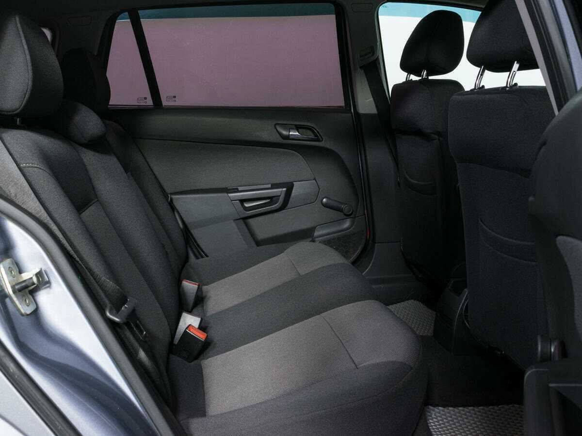 Opel Astra с пробегом — 2007 год. Фото: #12