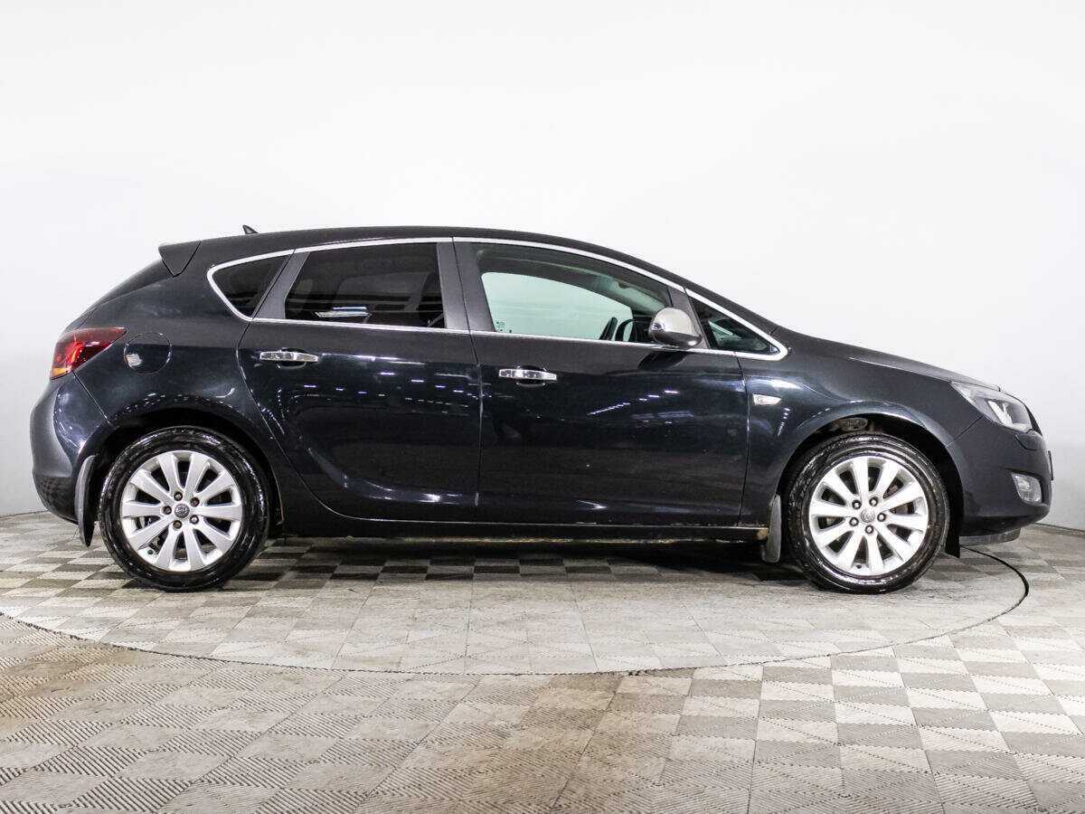 Opel Astra с пробегом — 2010 год. Фото: #3