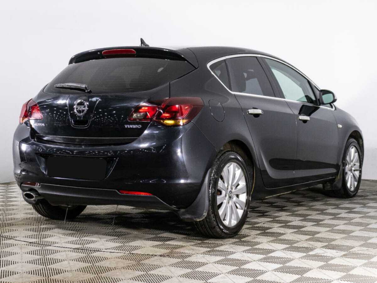 Opel Astra с пробегом — 2010 год. Фото: #4