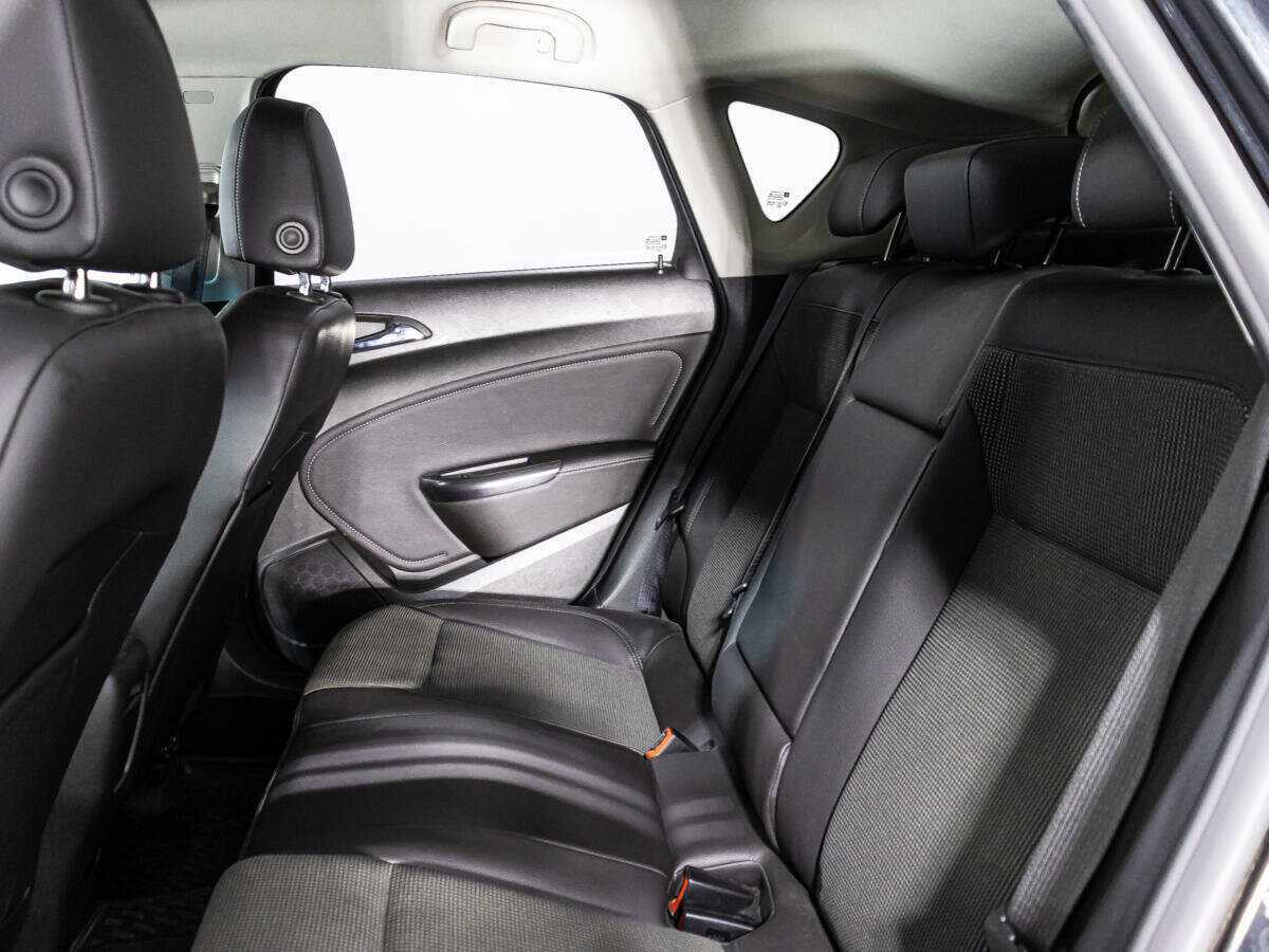 Opel Astra с пробегом — 2010 год. Фото: #9