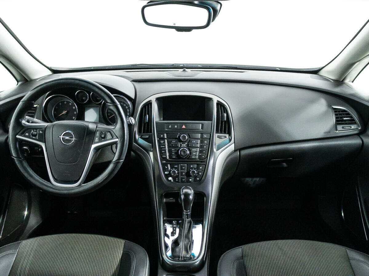 Opel Astra с пробегом — 2010 год. Фото: #12