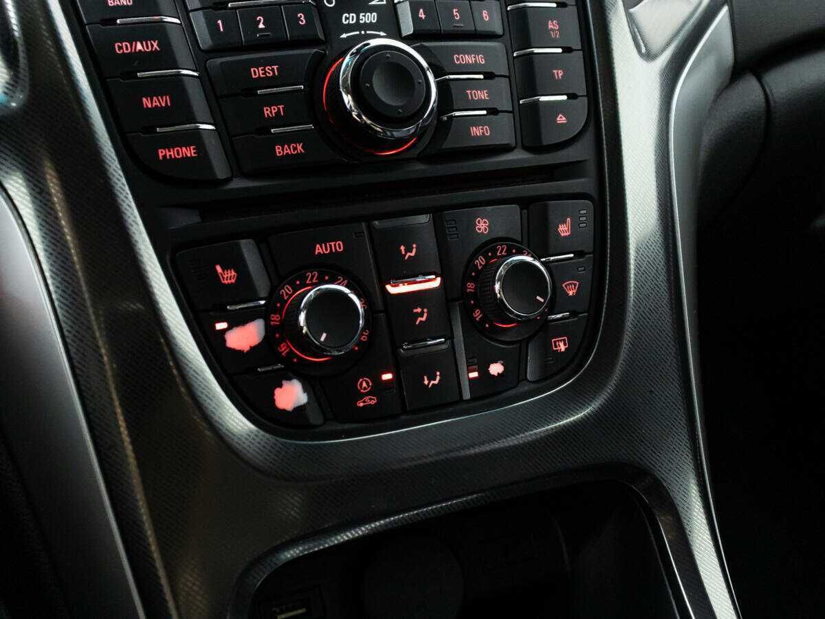 Opel Astra с пробегом — 2010 год. Фото: #14