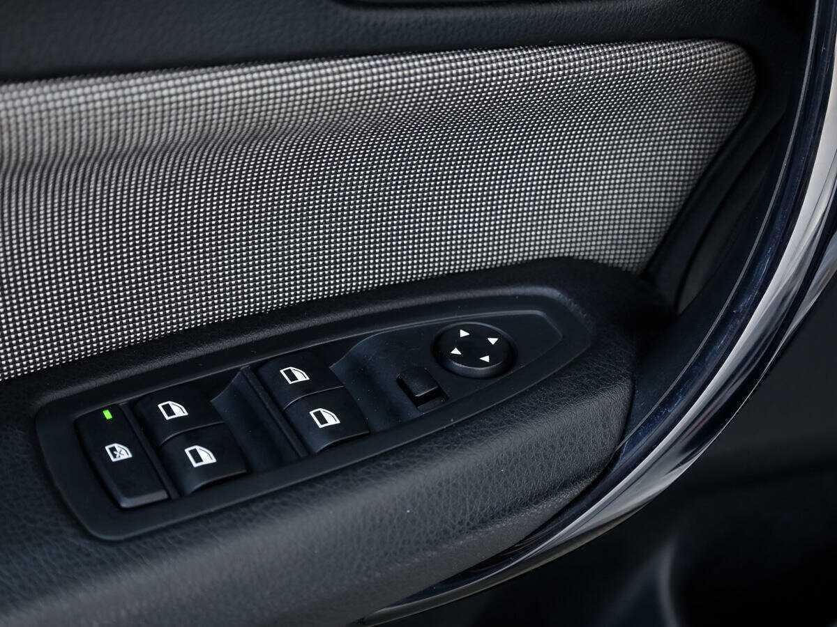 BMW 1 серии с пробегом — 2011 год. Фото: #13