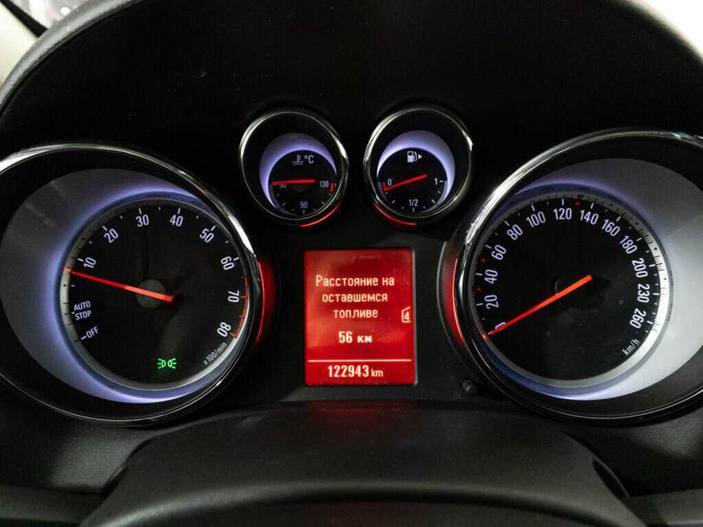 Opel Astra с пробегом — 2011 год. Фото: #11