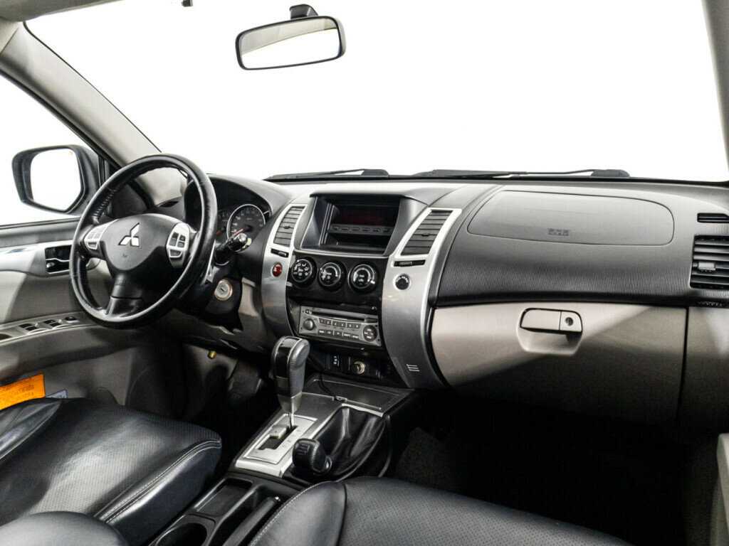 Mitsubishi Pajero Sport с пробегом — 2010 год. Фото: #8