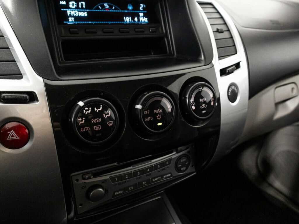 Mitsubishi Pajero Sport с пробегом — 2010 год. Фото: #14