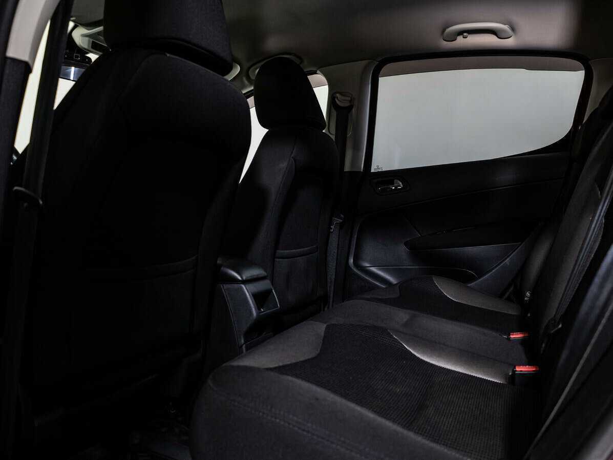 Peugeot 308 с пробегом — 2010 год. Фото: #10