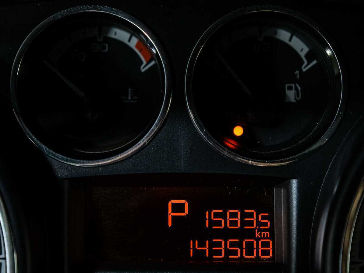 Peugeot 308 с пробегом — 2010 год. Фото: #12