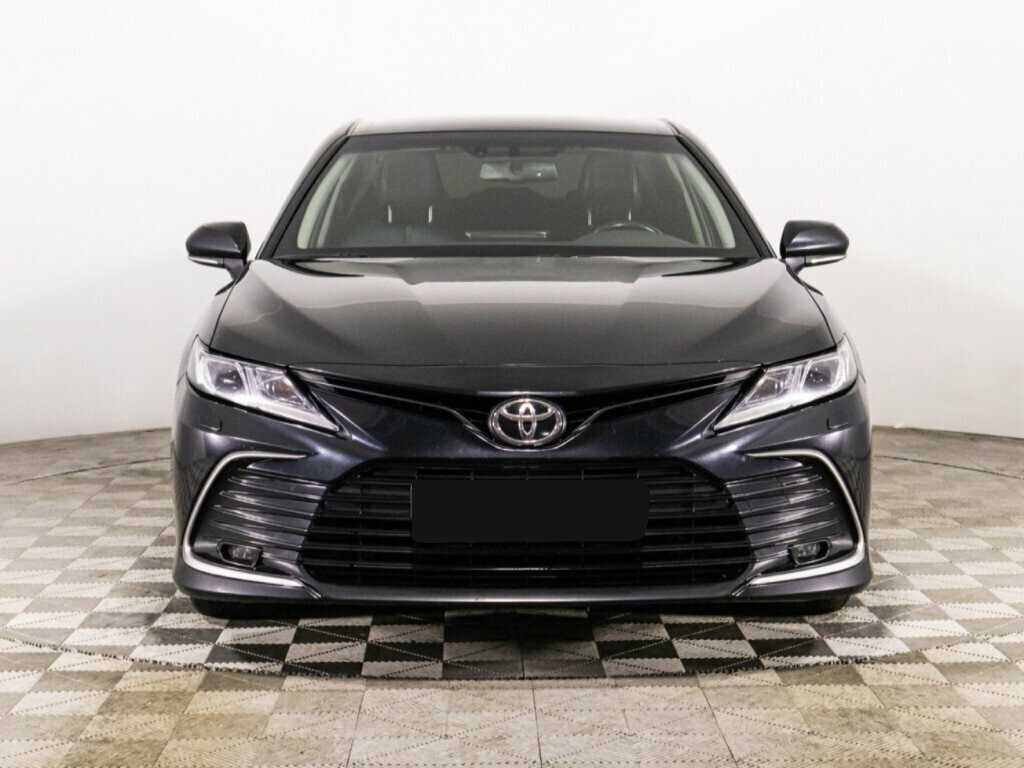 Toyota Camry с пробегом — 2021 год. Фото: #1