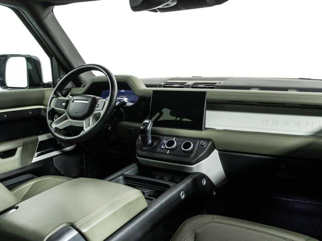 Land Rover Defender с пробегом — 2021 год. Фото: #6