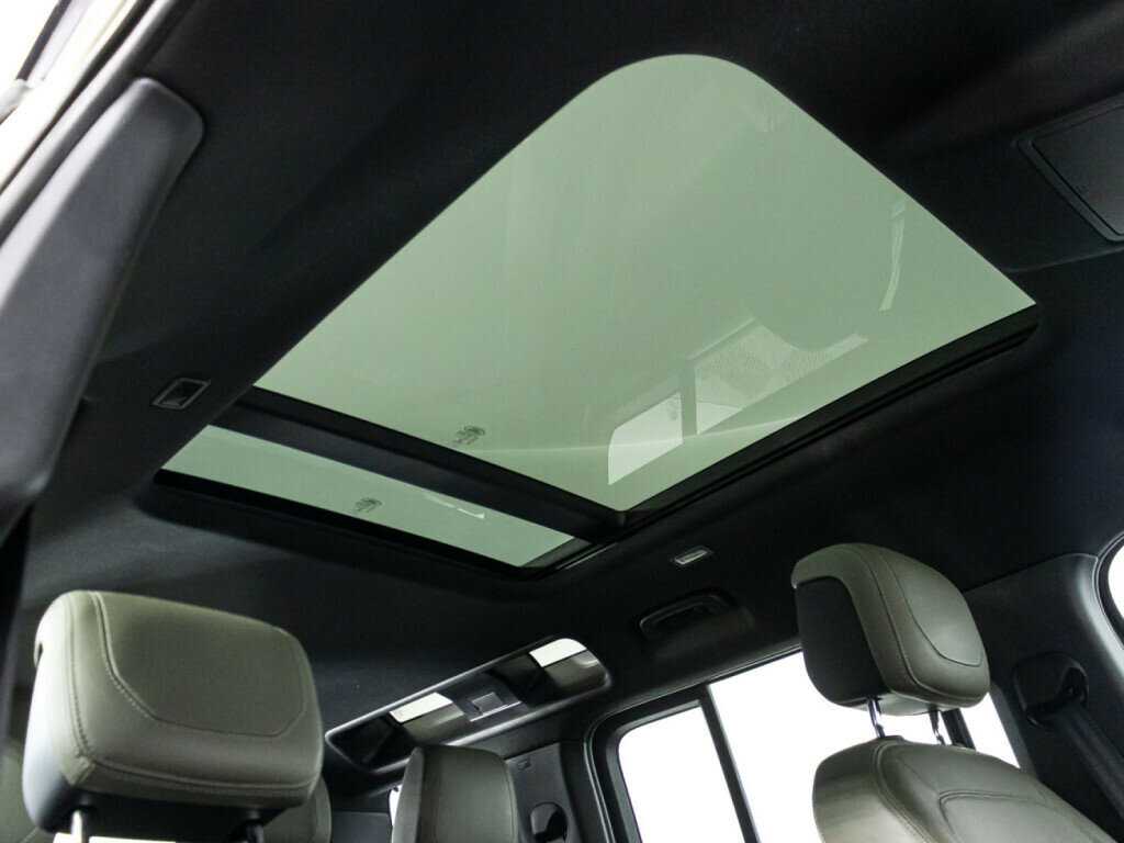 Land Rover Defender с пробегом — 2021 год. Фото: #16