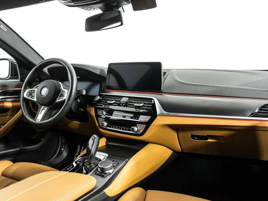 BMW 5 серии с пробегом — 2023 год. Фото: #8