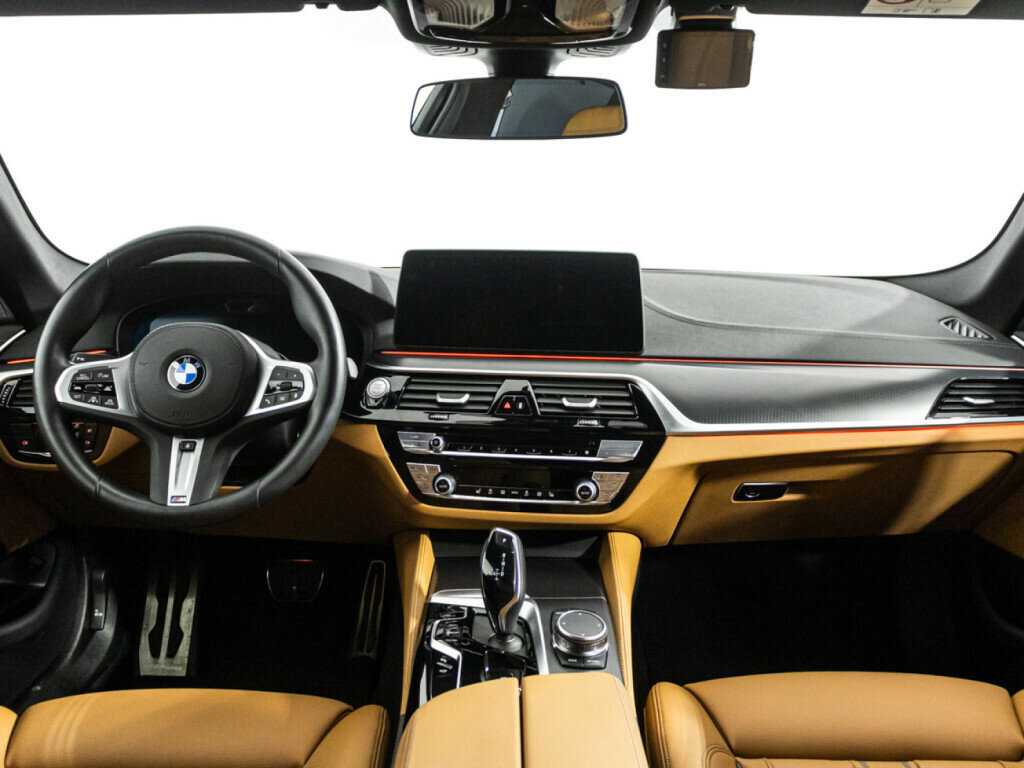 BMW 5 серии с пробегом — 2023 год. Фото: #12